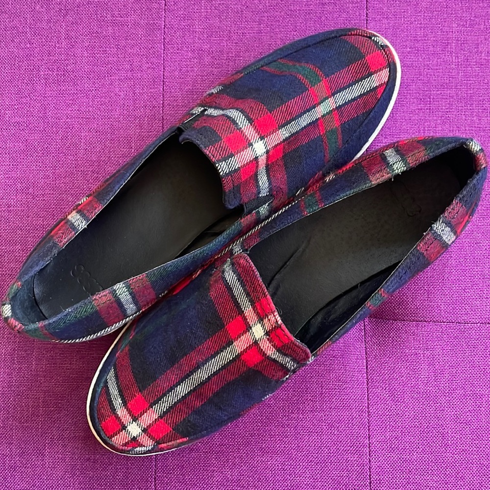 Red/Navy Tartan Slip-On Shoes - Picture 2 of 6
